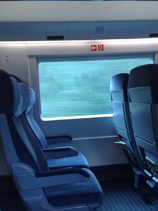 20080917349.jpg - Wnętrze pociągu ICE 2 generacji