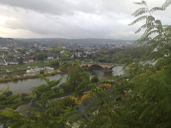 20081002457.jpg - Trier. Widok ze wzgórza, na którym mieści się uczelnia techniczna