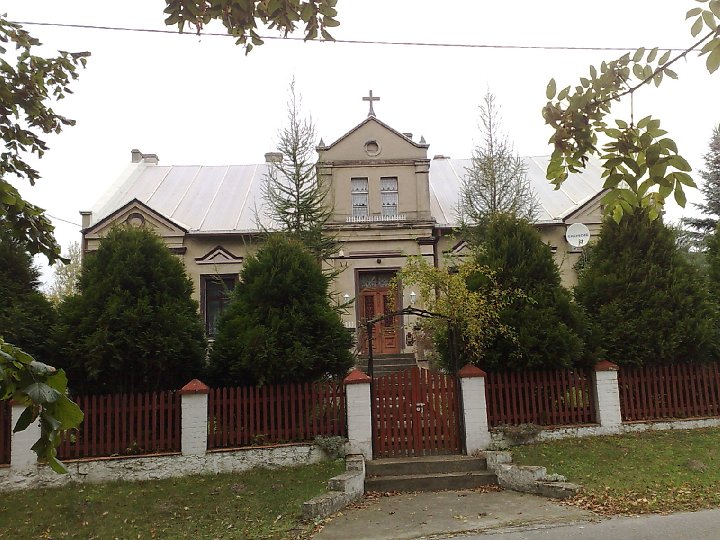 20081012533.jpg - Plebania w Raczkowie, obok...